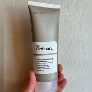 Natural Moisturizing Factors + HA Daily Moisturizer